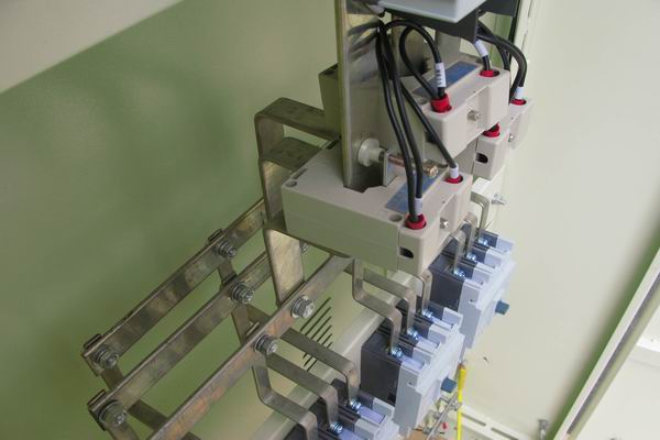 京山配电柜-应急照明配电柜使用对工作人员的具